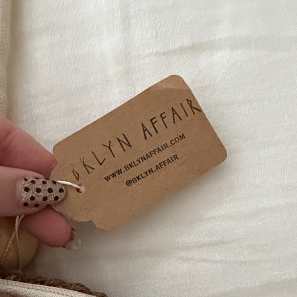 Handcrafted Tan and Brown Woven Bag - Picture 3 of 4